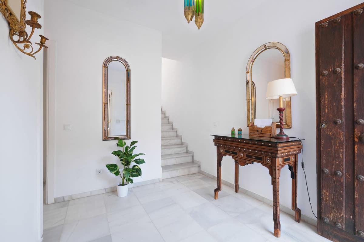 Exclusieve Arabisch-Mediterraanse villa nabij het strand in Cabopino, Marbella in Marbella - foto 11
