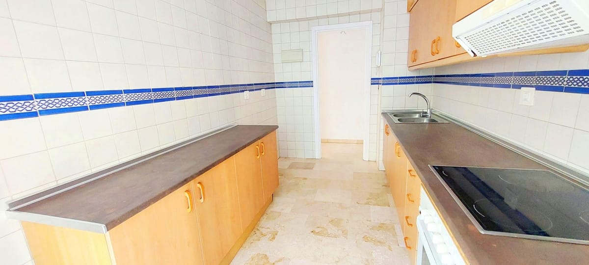 Ruim appartement met drie slaapkamers in Fuengirola, 200 m van het strand in Fuengirola - foto 9
