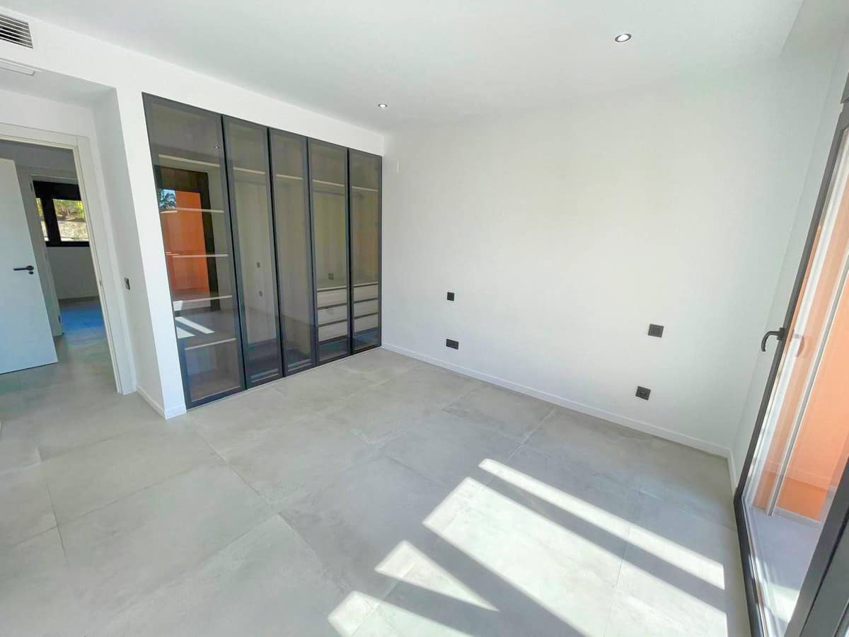 Gerenoveerde 3-slaapkamer stadswoning in El Paraiso (Málaga) in El Paraiso - foto 16