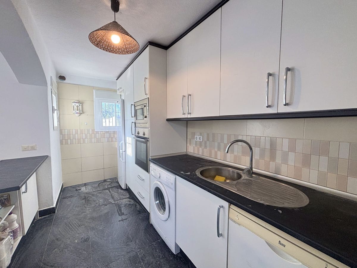 Charmant halfvrijstaand huis met ruime terrassen en uitzicht op de baai van Casares in Casares Playa - foto 19