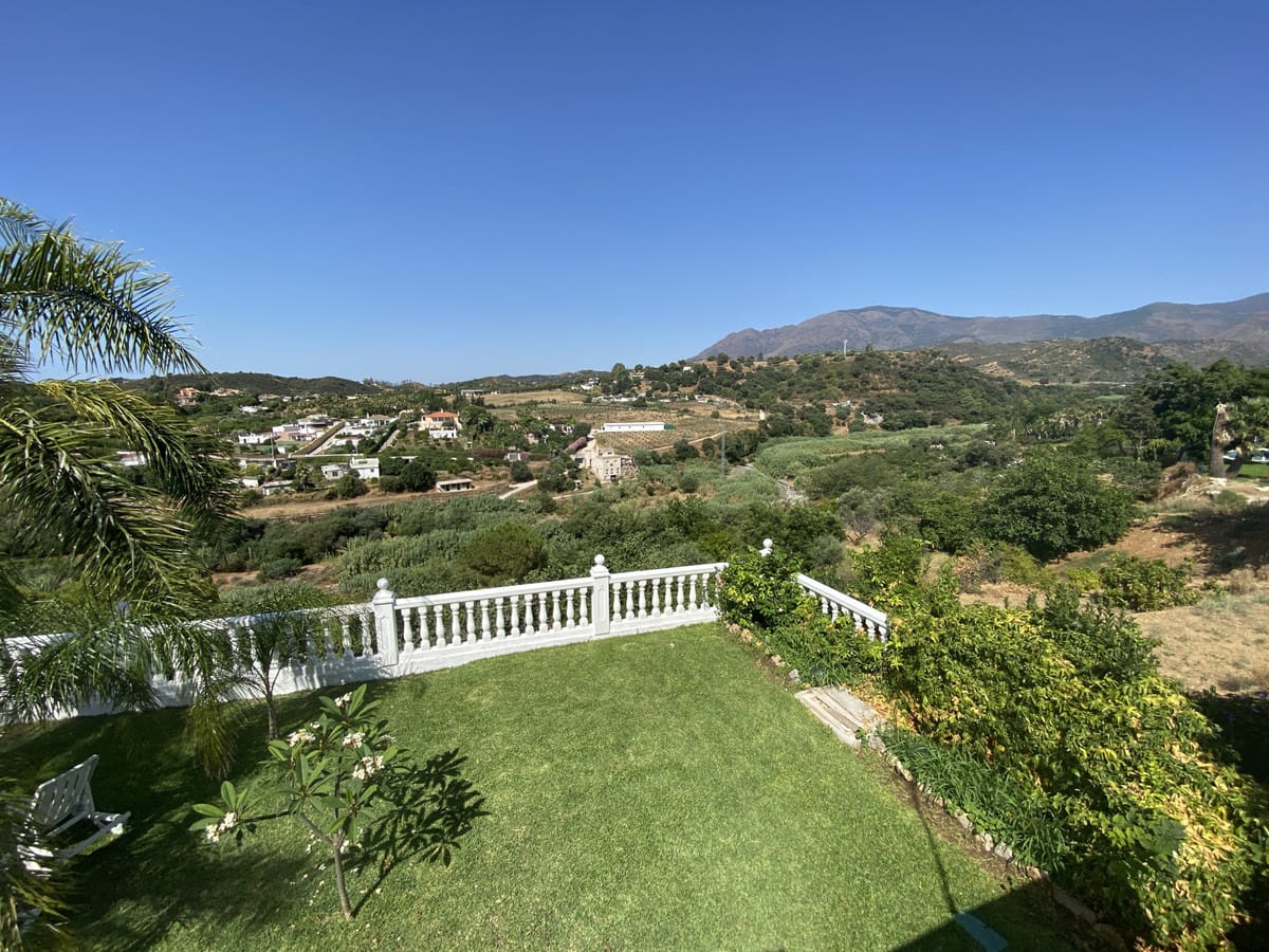 Finca met 3 slaapkamers in El Velerín (Estepona) in Estepona - foto 19