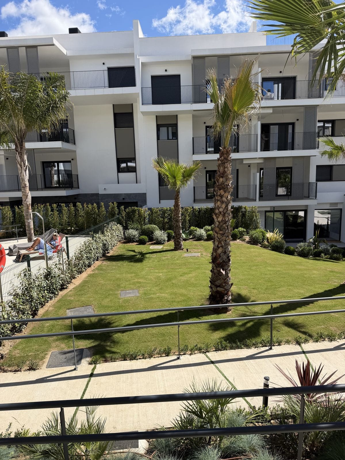 Nieuw 2-slaapkamer appartement in Estepona, op 400 m van het strand in Estepona - foto 14