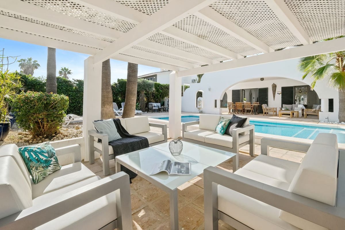 Exclusieve Arabisch-Mediterraanse villa nabij het strand in Cabopino, Marbella in Marbella - foto 6