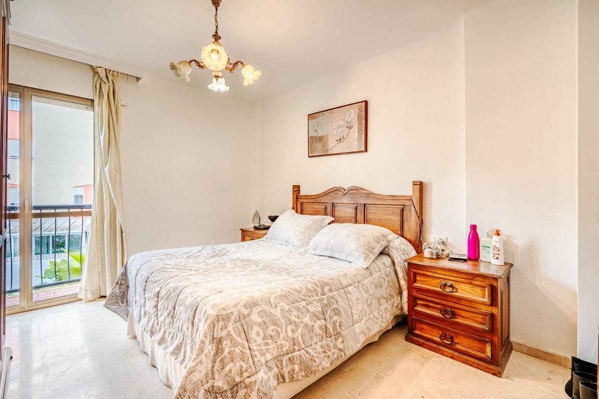 4-slaapkamer villa in Estepona met privégarage en tuin in Estepona - foto 15