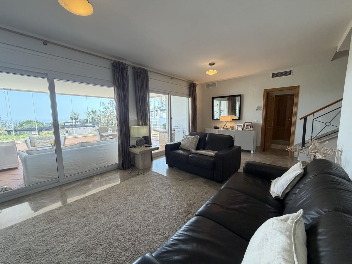 Drie slaapkamers, halfvrijstaande duplex-tussenwoning in Marbella (Santa Clara) in Marbella - foto 20