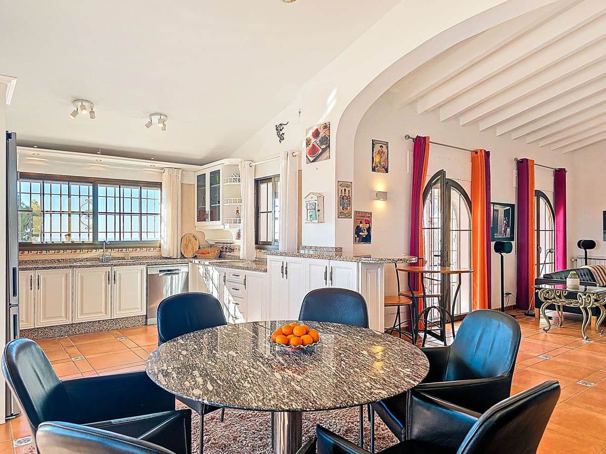 5-slaapkamervilla in Sayalonga met panoramisch uitzicht op zee en bergen in Sayalonga - foto 15