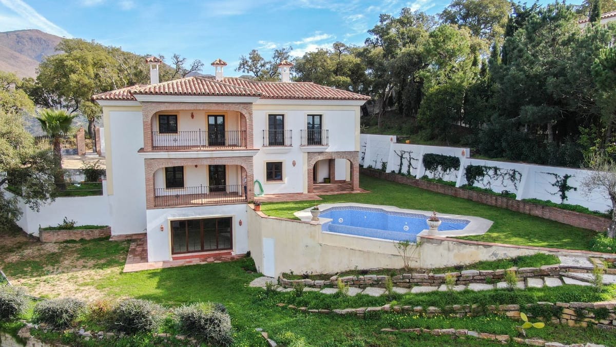 Finca met 4 slaapkamers in Casares in Casares - foto 2