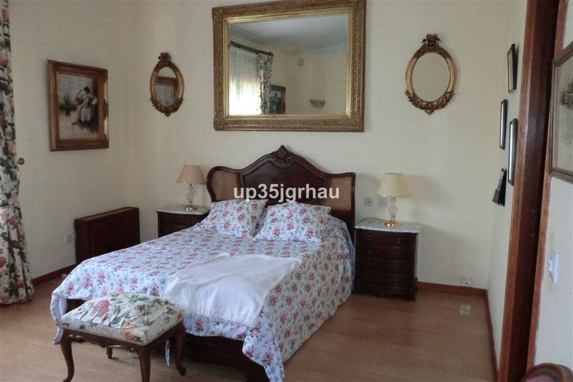 Vrijstaande villa met 5 slaapkamers in Estepona in Estepona - foto 13