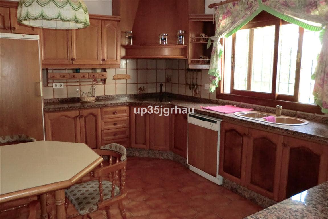 Vrijstaande villa met 5 slaapkamers in Estepona in Estepona - foto 16