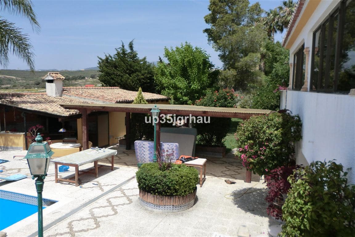 Vrijstaande villa met 5 slaapkamers in Estepona in Estepona - foto 3