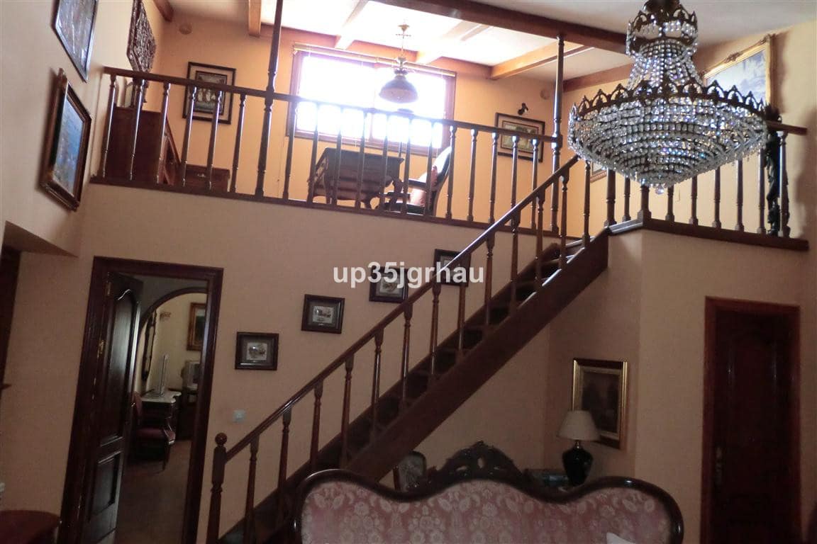 Vrijstaande villa met 5 slaapkamers in Estepona in Estepona - foto 7