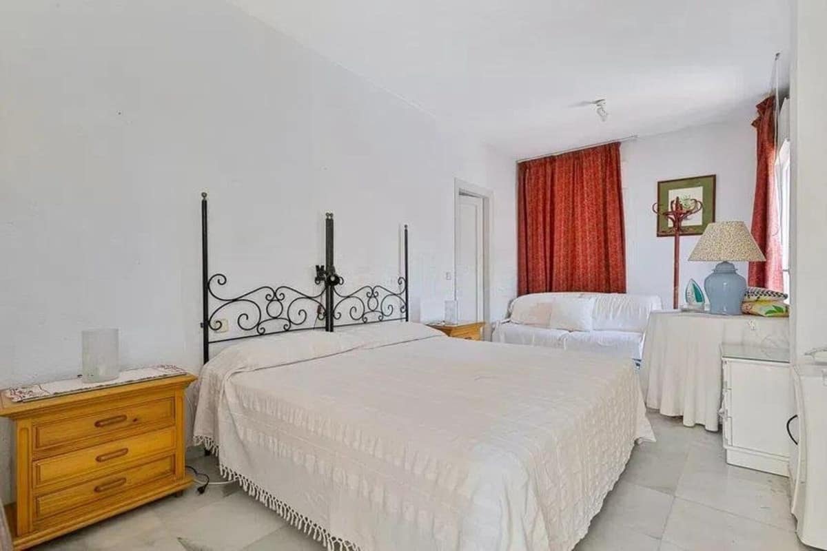Vijf-slaapkamer villa in Nueva Andalucía in Nueva Andalucía - foto 14