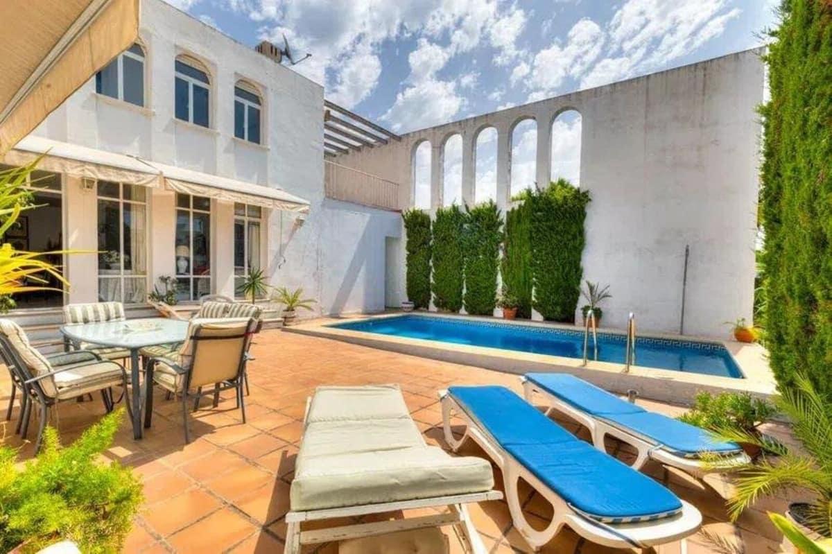 Vijf-slaapkamer villa in Nueva Andalucía in Nueva Andalucía - foto 3