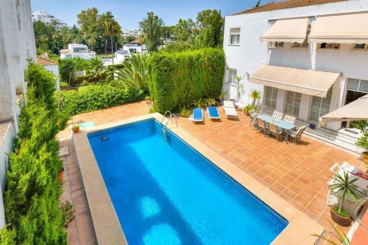 Vijf-slaapkamer villa in Nueva Andalucía in Nueva Andalucía - foto 4