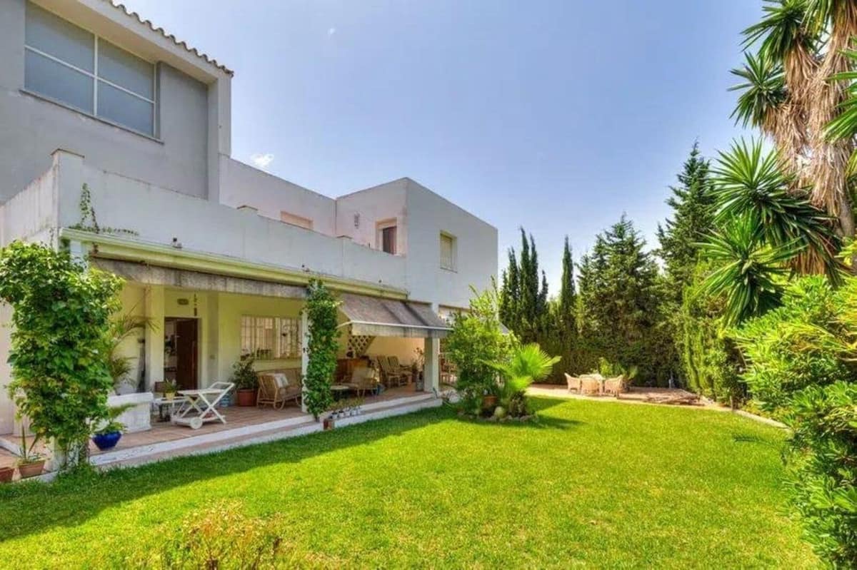 Vijf-slaapkamer villa in Nueva Andalucía in Nueva Andalucía - foto 5