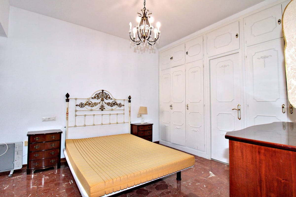 Drie­slaapkamerappartement in Málaga in Málaga - foto 13