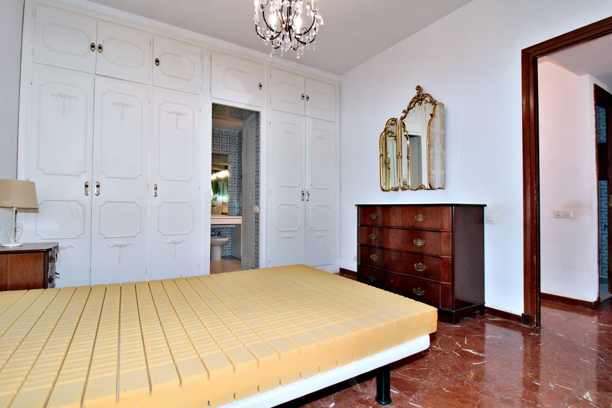 Drie­slaapkamerappartement in Málaga in Málaga - foto 14