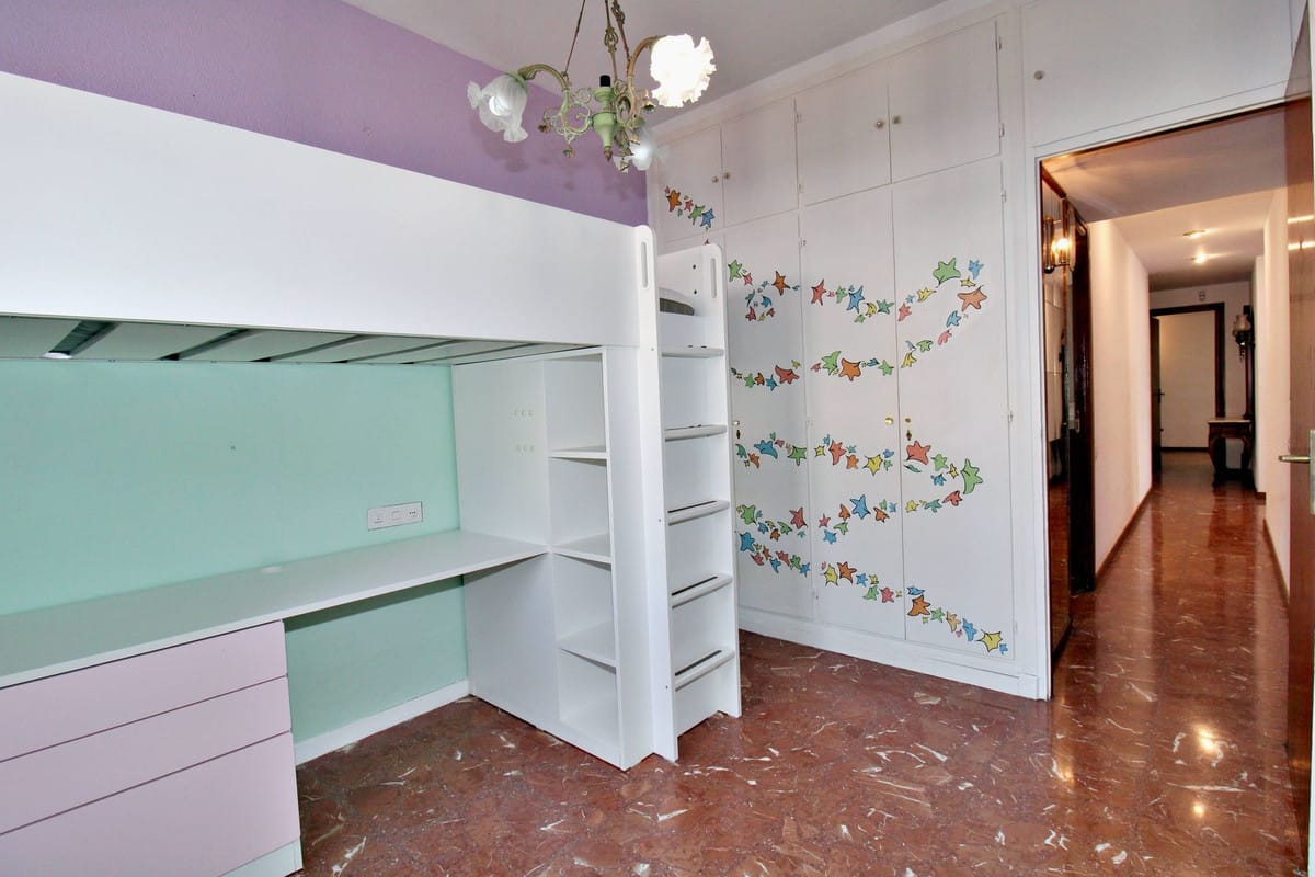 Drie­slaapkamerappartement in Málaga in Málaga - foto 19