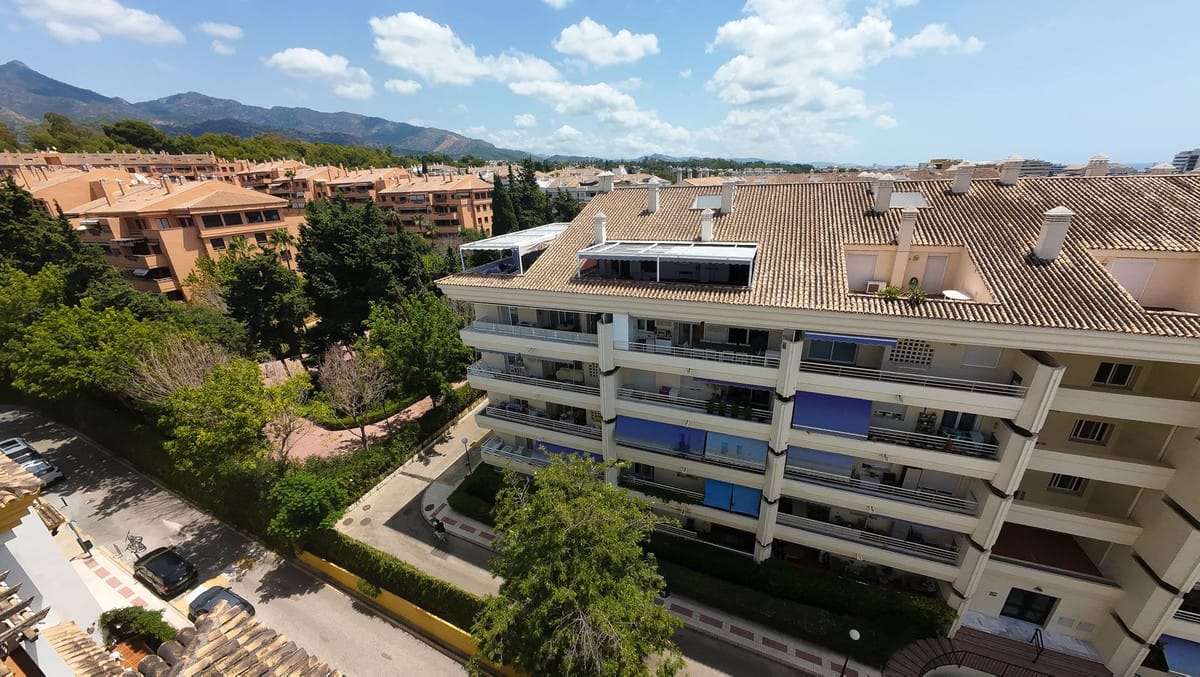 4-slaapkamer penthouse met zeezicht in Marbella in Marbella - foto 3