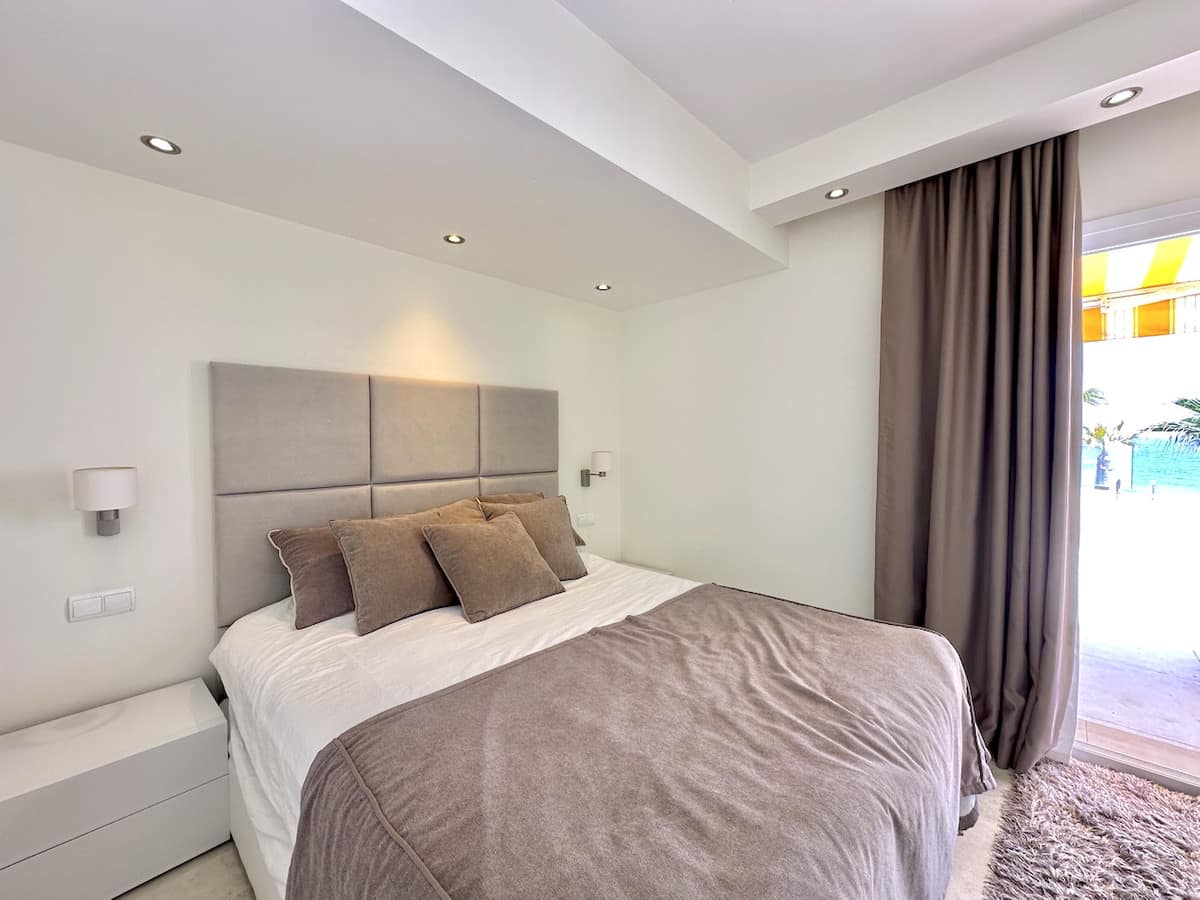 Drie-slaapkamer penthouse met zeezicht in Estepona in Estepona - foto 14