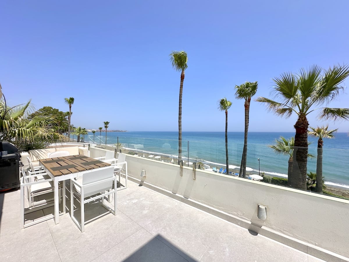 Drie-slaapkamer penthouse met zeezicht in Estepona in Estepona - foto 3