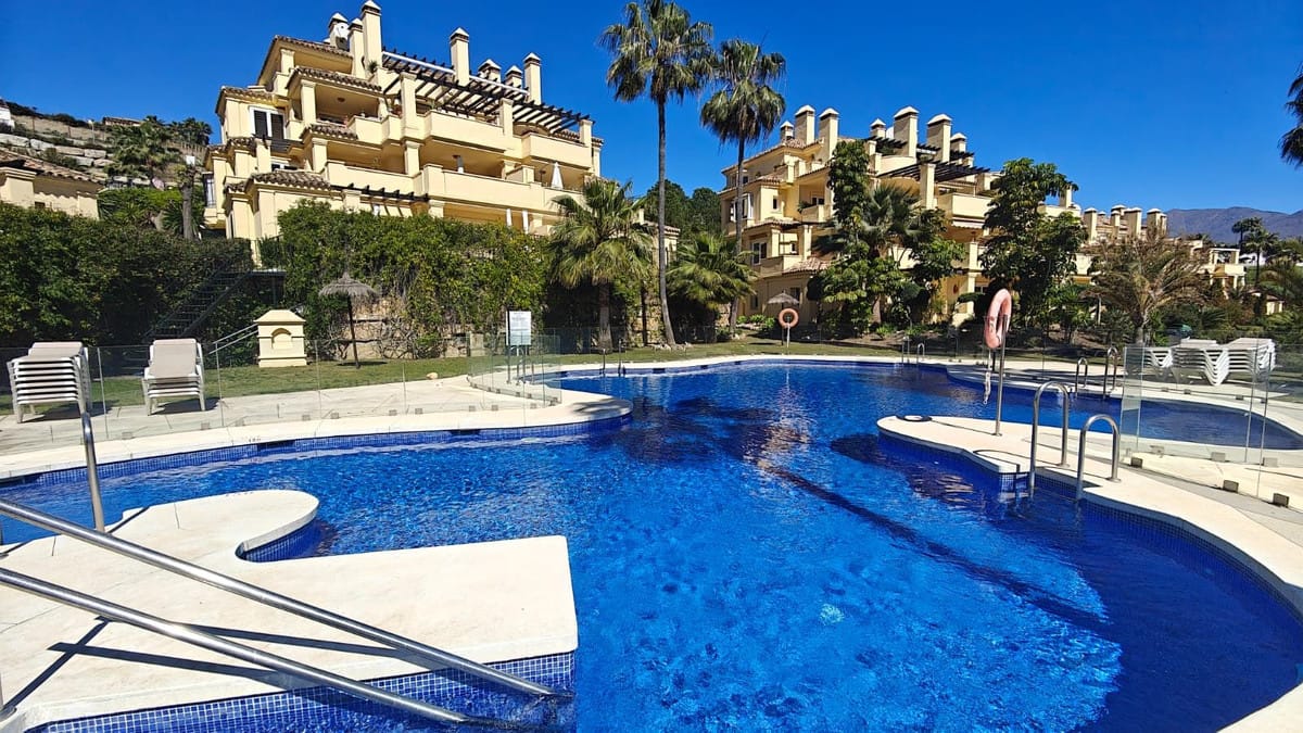 Drie-slaapkamer appartement in Majestic Hills, Casares in Casares - foto 3