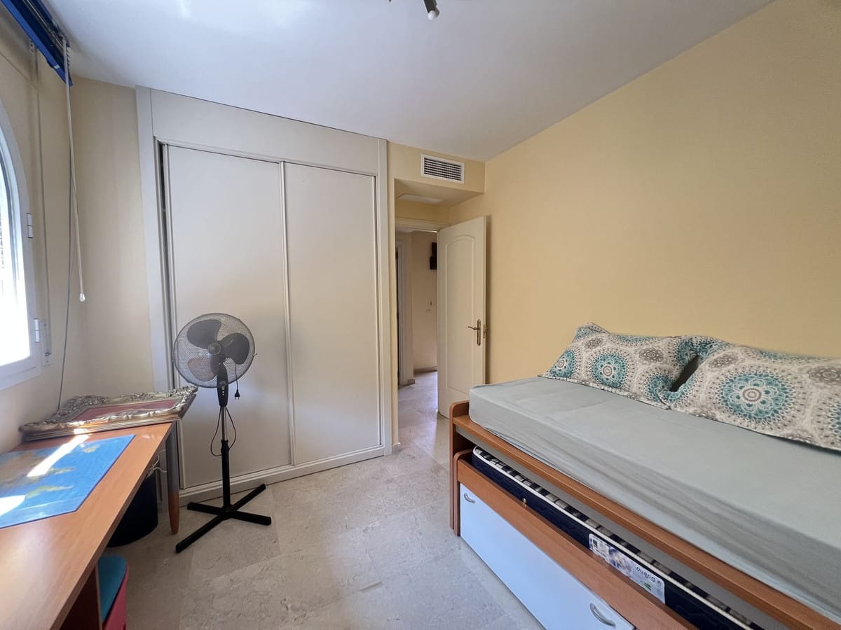 Drie-slaapkamer duplex-appartement aan zee in Torremolinos in Torremolinos - foto 13