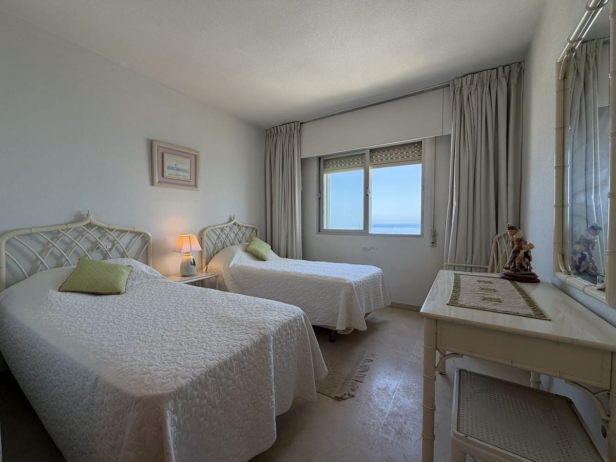 2-slaapkamer appartement met frontline-ligging aan de haven van Estepona in Estepona - foto 5