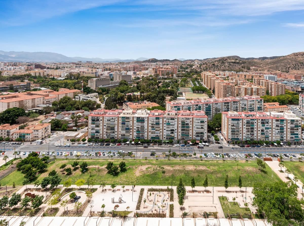 2-slaapkamer appartement Málaga – UrbanSky Torre del Sur, Martiricos in Málaga - foto 13