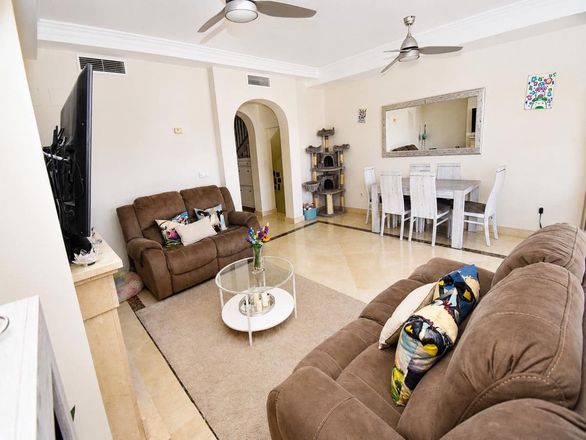 Halfvrijstaande villa met 3 slaapkamers in Estepona in Estepona - foto 5