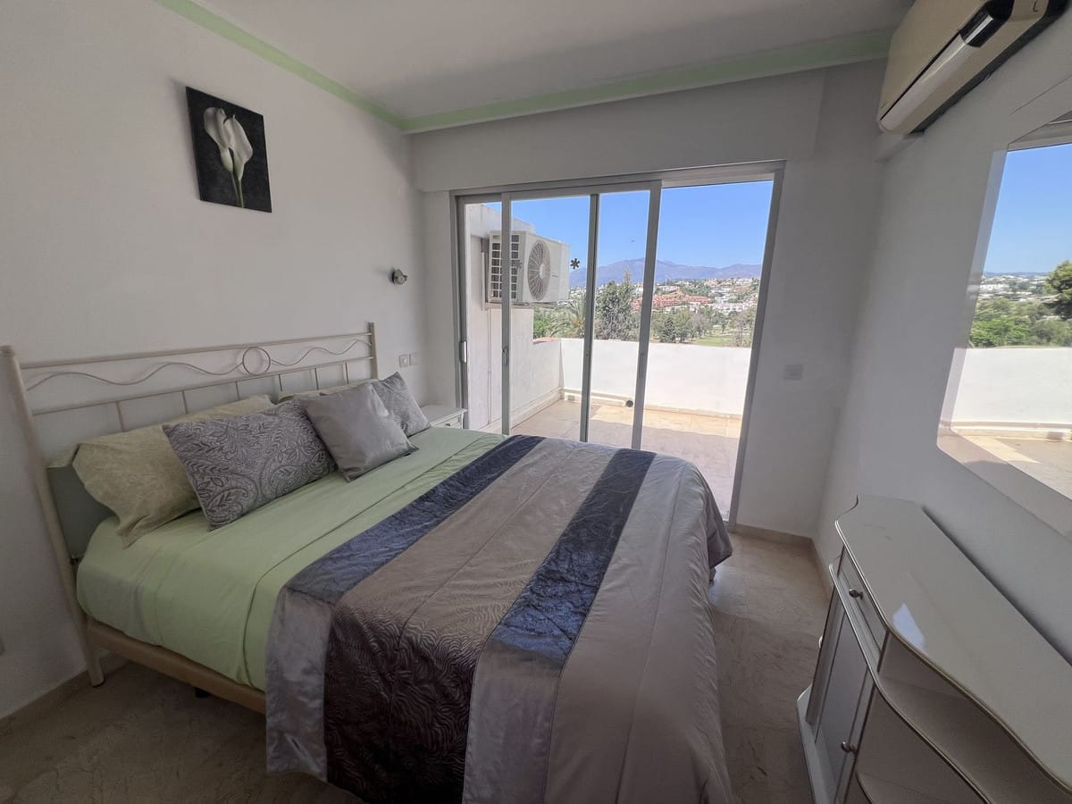 Drie slaapkamers stadswoning aan frontline golf in El Paraíso in El Paraiso - foto 12