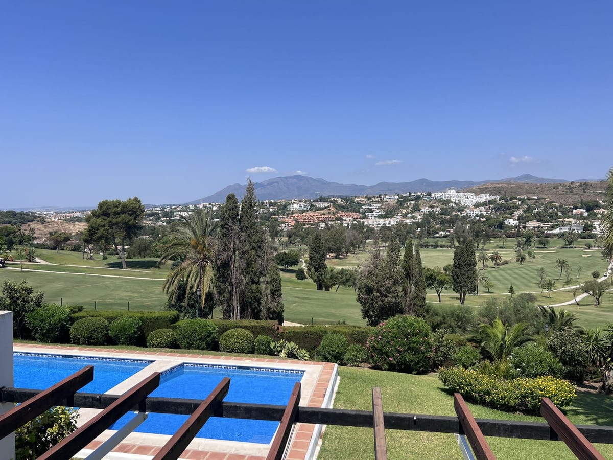 Drie slaapkamers stadswoning aan frontline golf in El Paraíso in El Paraiso - foto 16