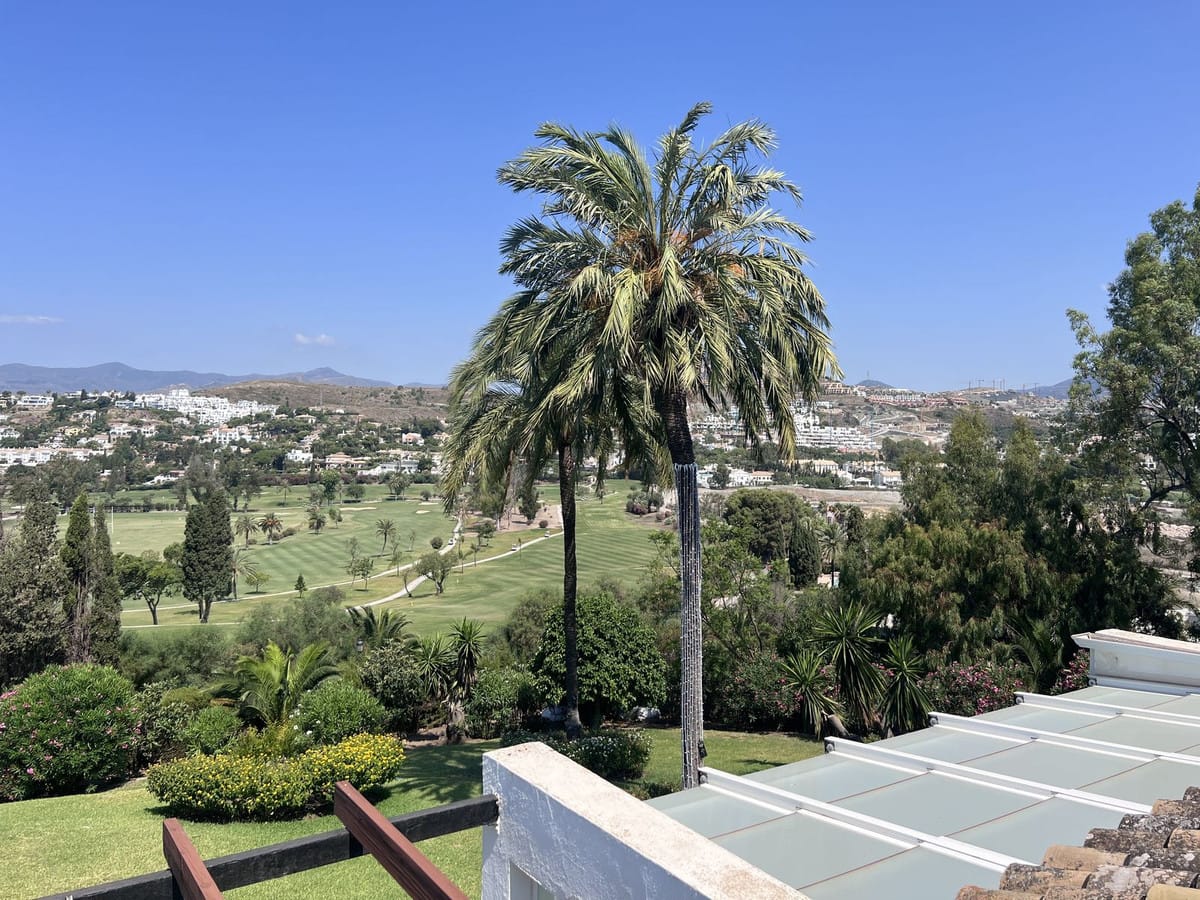 Drie slaapkamers stadswoning aan frontline golf in El Paraíso in El Paraiso - foto 17