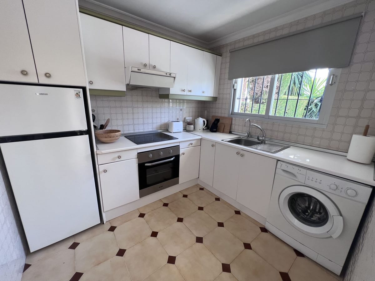 Drie slaapkamers stadswoning aan frontline golf in El Paraíso in El Paraiso - foto 7