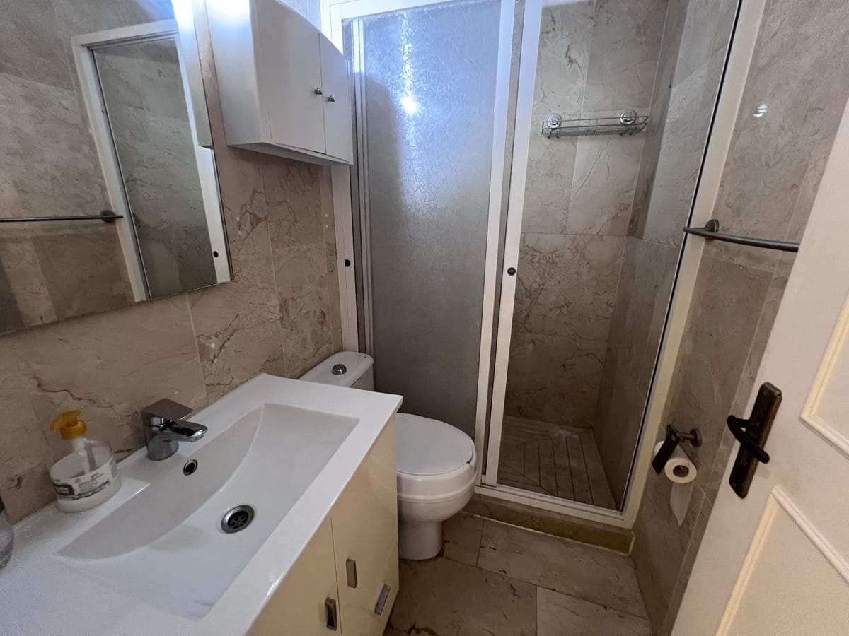 Drie slaapkamers stadswoning aan frontline golf in El Paraíso in El Paraiso - foto 9