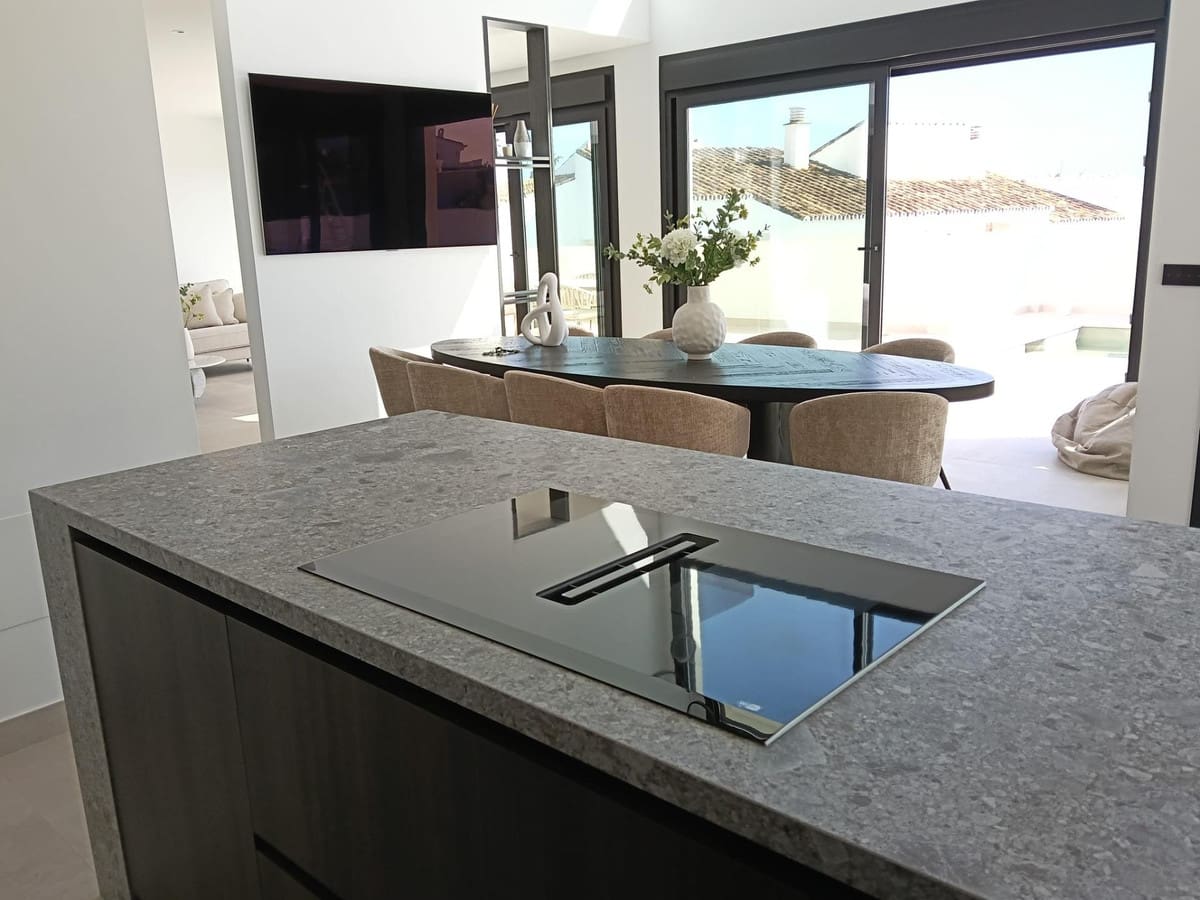 Exclusieve nieuwbouwvilla met zeezicht in Riviera del Sol in Riviera del Sol - foto 16