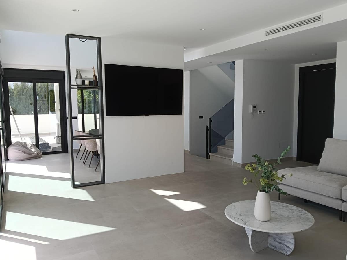 Exclusieve nieuwbouwvilla met zeezicht in Riviera del Sol in Riviera del Sol - foto 18