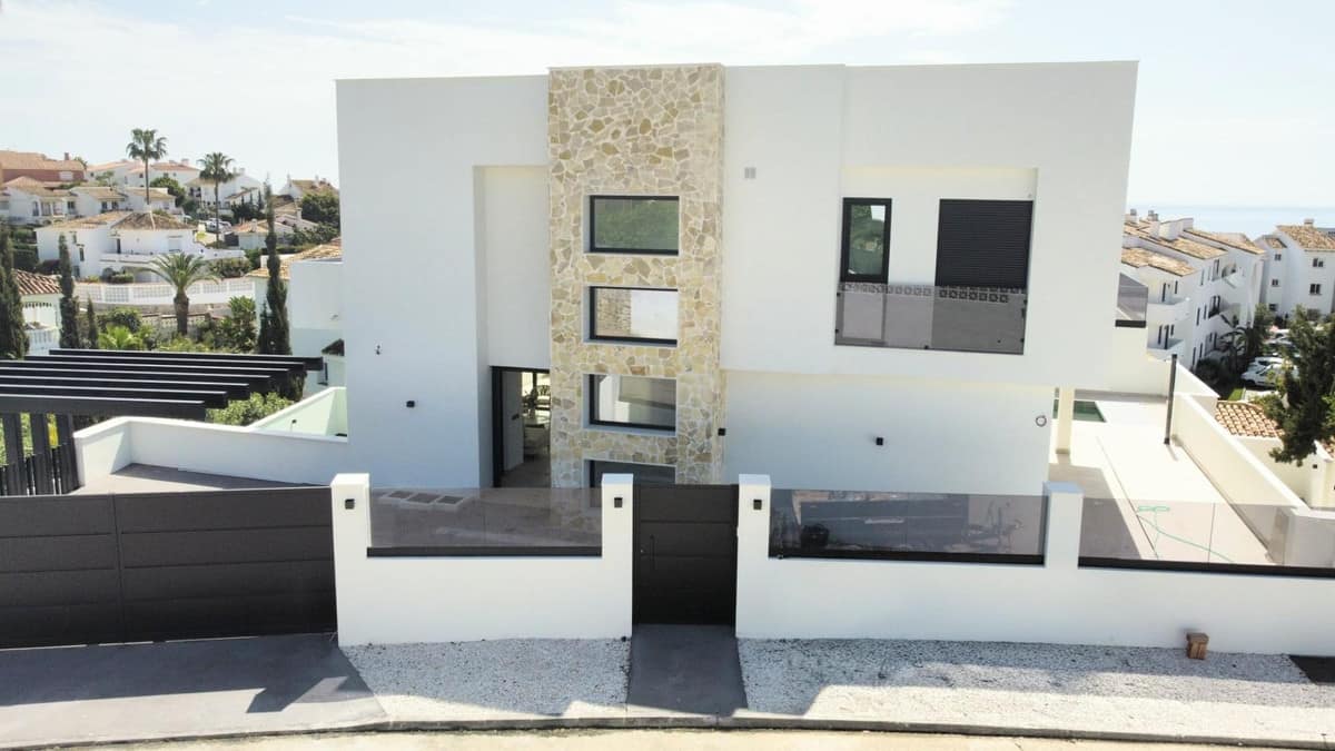 Exclusieve nieuwbouwvilla met zeezicht in Riviera del Sol in Riviera del Sol - foto 5