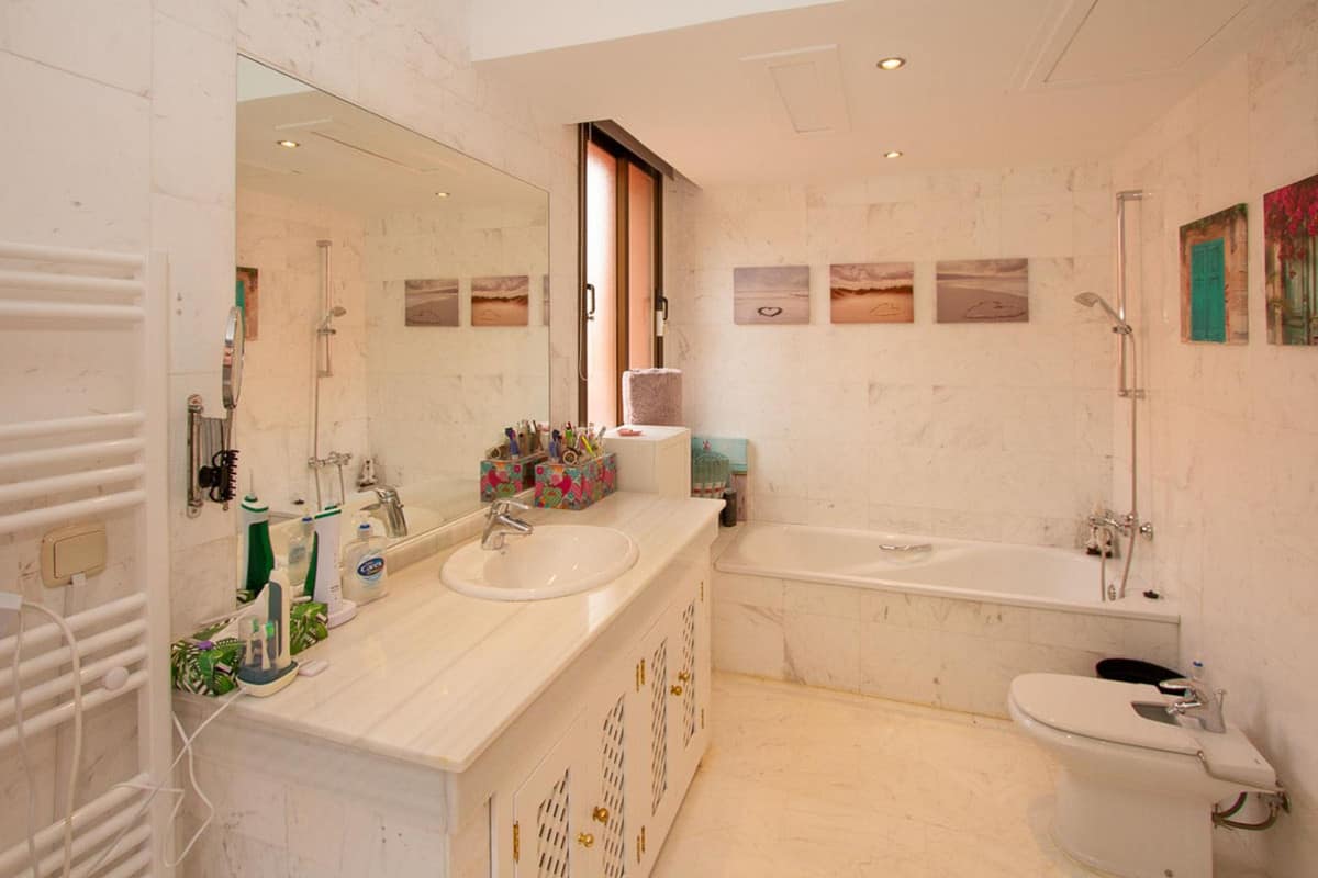 Twee-slaapkamer appartement in La Mairena in La Mairena - foto 18