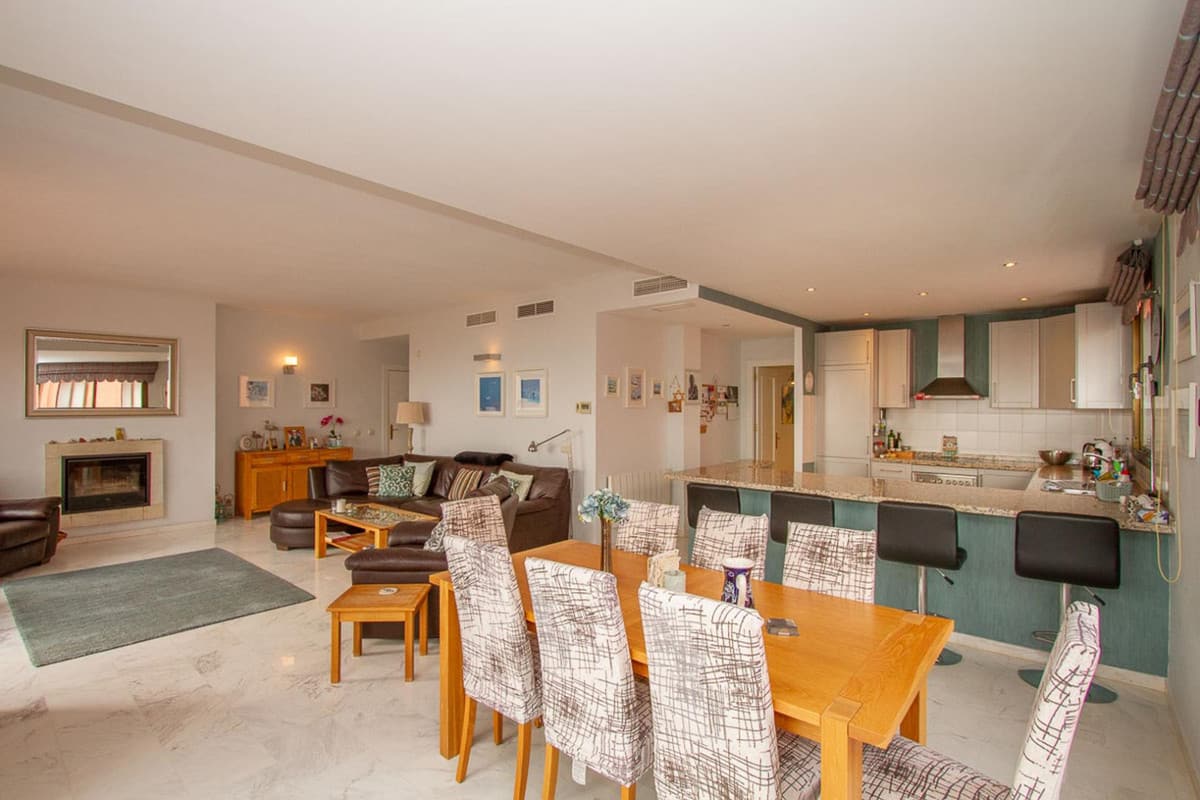 Twee-slaapkamer appartement in La Mairena in La Mairena - foto 9