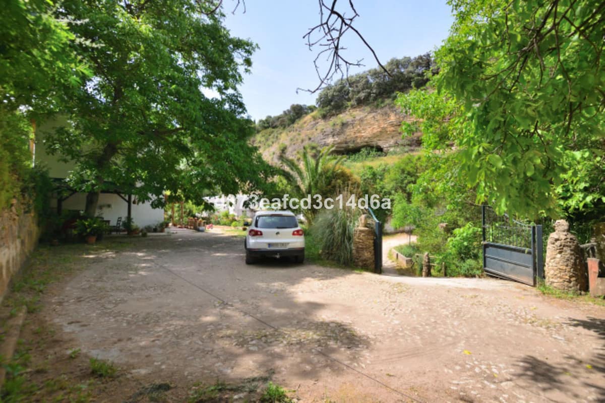 4-slaapkamer huis in Arriate met landgoed en toeristisch potentieel in Arriate - foto 4