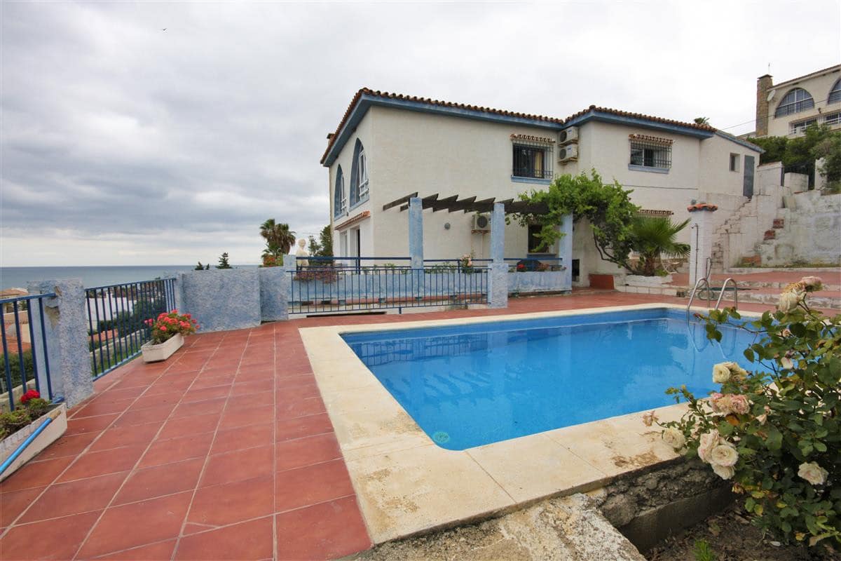 Villa met zeezicht en 4 slaapkamers in Estepona in Estepona - foto 17