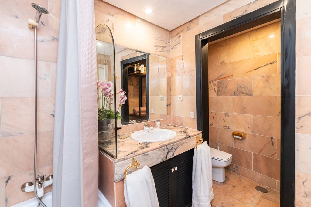 1-slaapkamer tuinappartement aan het strand in Elviria, Marbella in Marbella - foto 11