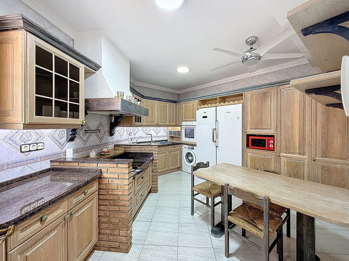 5-slaapkamerwoning in Pedregalejo, Málaga Este – 100 m van het strand in Málaga Este - foto 12