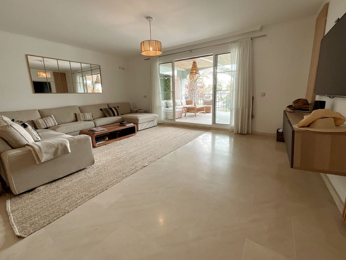 Drie-slaapkamer appartement op een van de exclusieve eilanden van Sotogrande Marina - foto 3