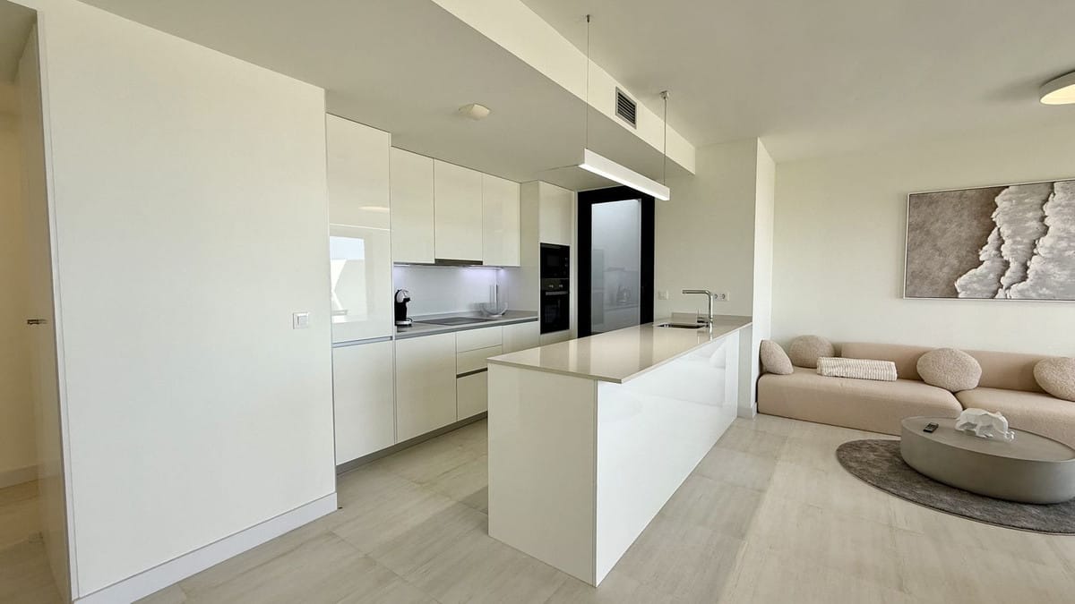 Penthouse met twee niveaus zeezichtterras in Estepona in Estepona - foto 15