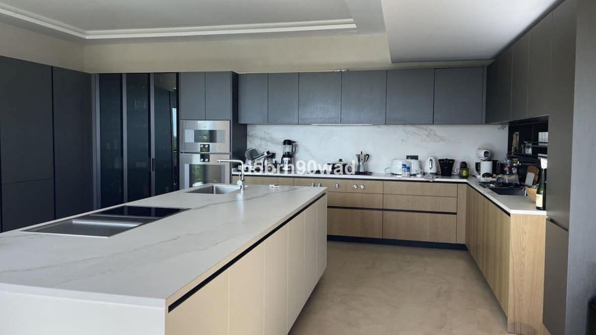 Elegante gerenoveerde villa met vijf slaapkamers in Benahavís in Benahavís - foto 5
