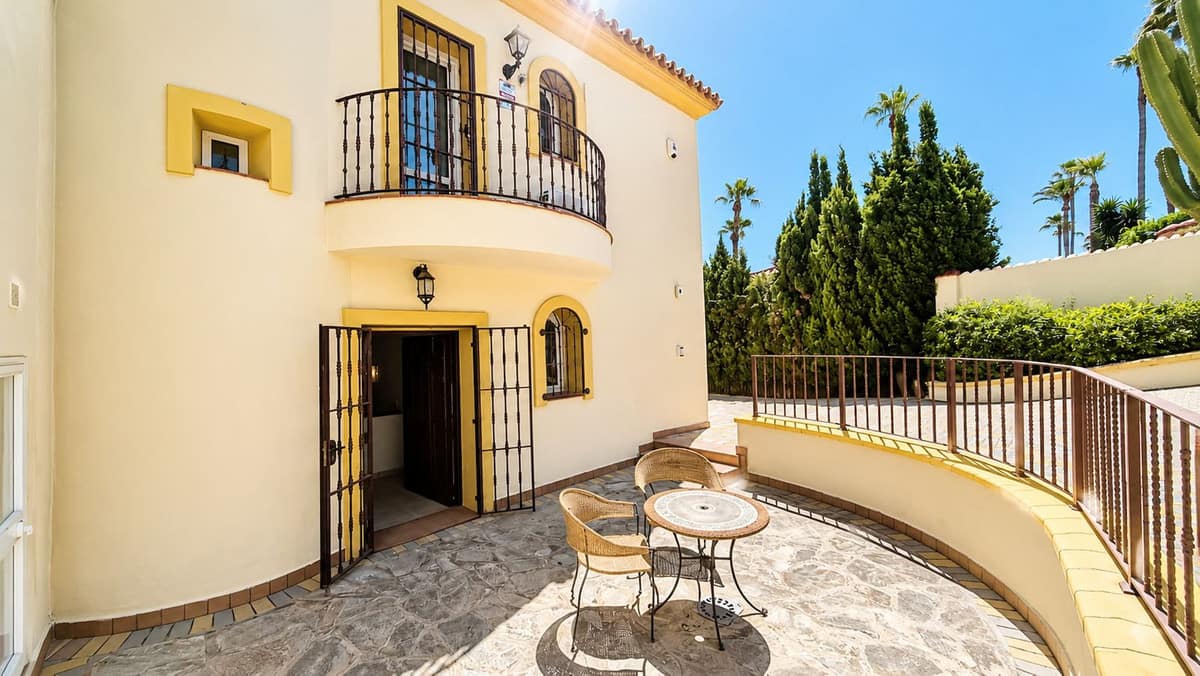 Villa met 5 slaapkamers in La Duquesa in La Duquesa - foto 4