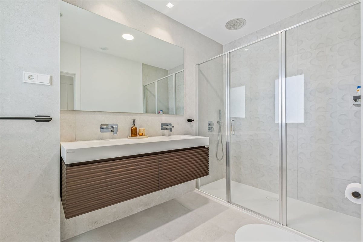 Drie-slaapkamer duplex penthouse met privézwembad in Santa Clara, Marbella Oost in Santa Clara - foto 17