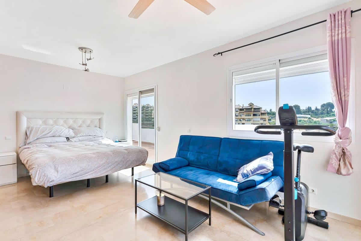 Penthouse duplex met 3 slaapkamers in Selwo, Costa del Sol in Selwo - foto 13